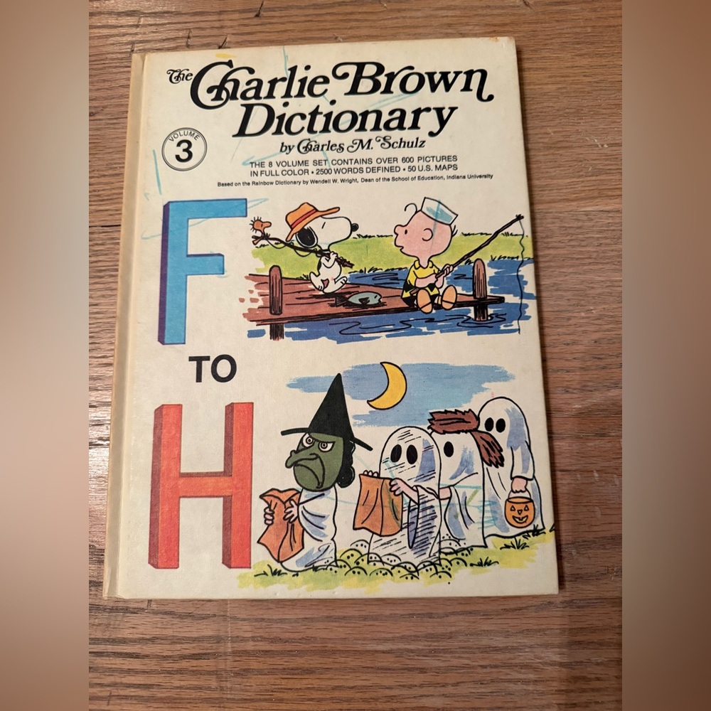 1970’s CHARLIE BROWN Colorful Interactive Fun Dictionary F-H